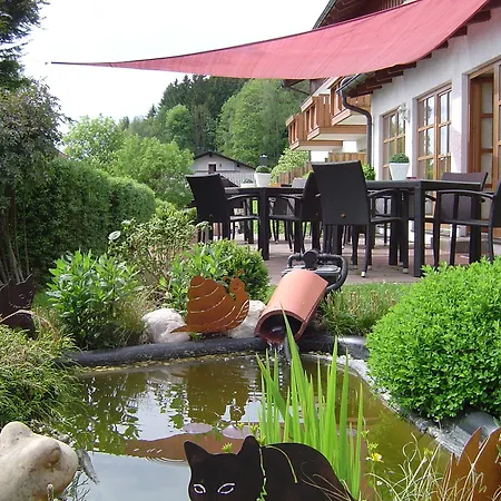 Ferien- Und Aktivhotel Zum Arber 호텔 3*