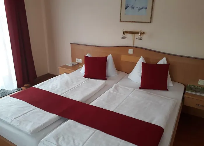 Ferien- Und Aktivhotel Zum Arber 3* בודנמאיס